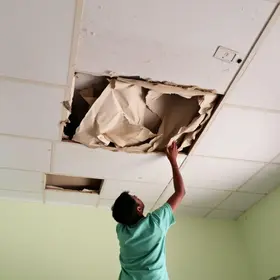 teto cai em escola de Natal